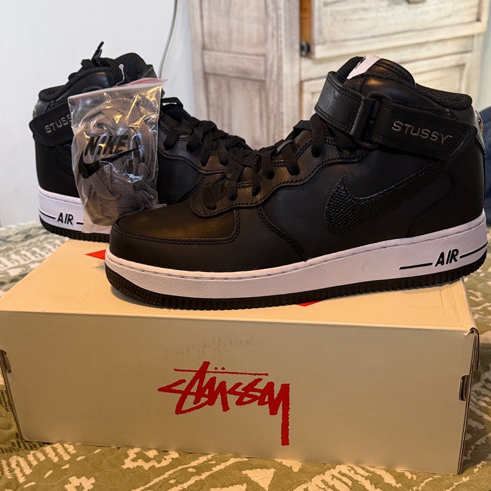 Stussy Nike Air Force 1 07’ mid SP Black and White High-Top Sneakers